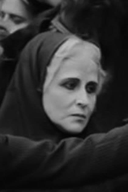 Actor Kitty Bradbury