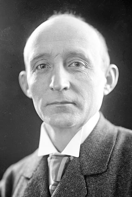 Actor Victor Lundberg