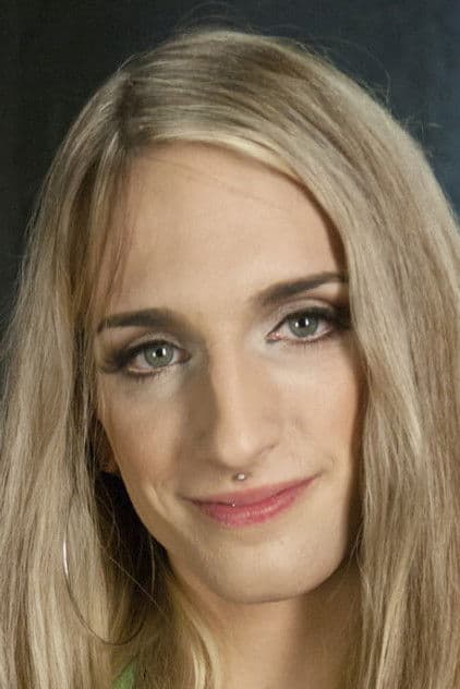 Actor Kelly Klaymour