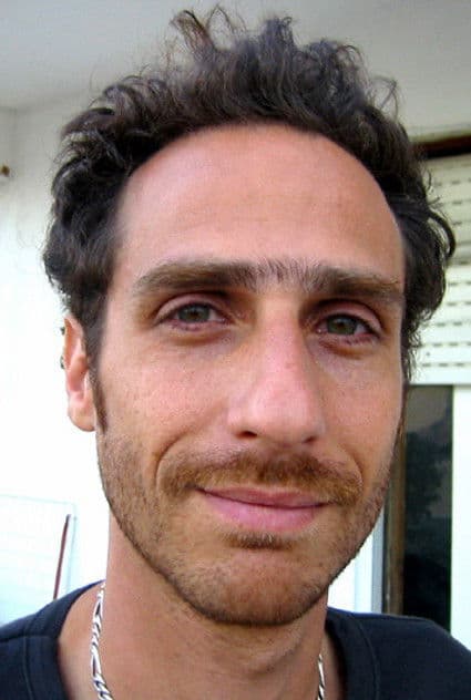 Actor Ami Smolartchik