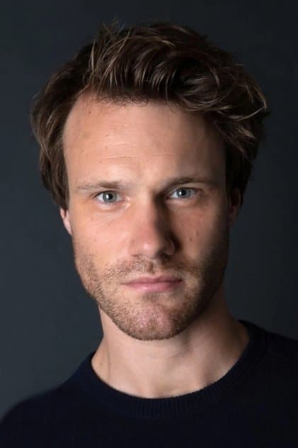 Actor Hugh Skinner