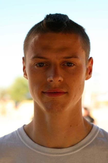 Actor Frankie Decker