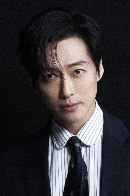 Actor Namkoong Min