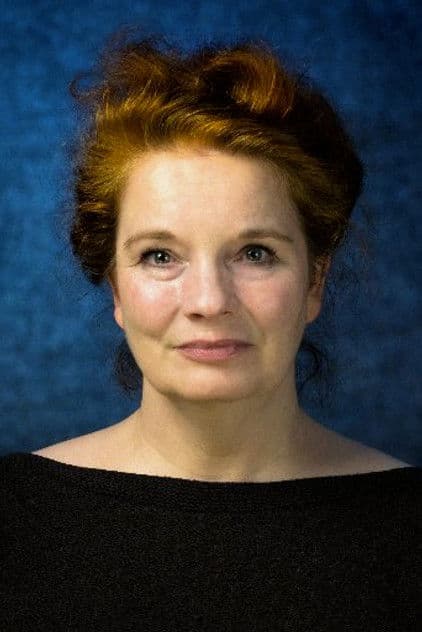 Actor Emma Spurgin Hussey