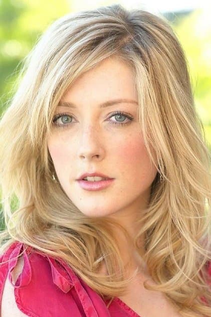 Actor Jennifer Finnigan