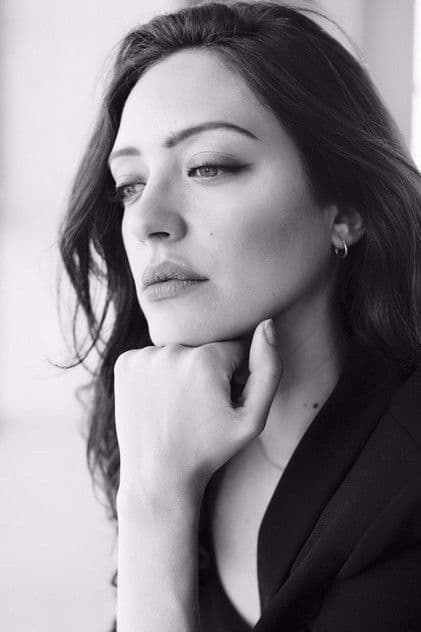 Actor Jessica Heller