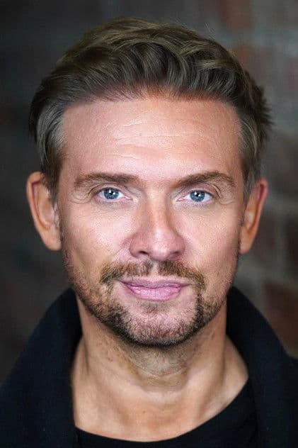Actor Scott Wright