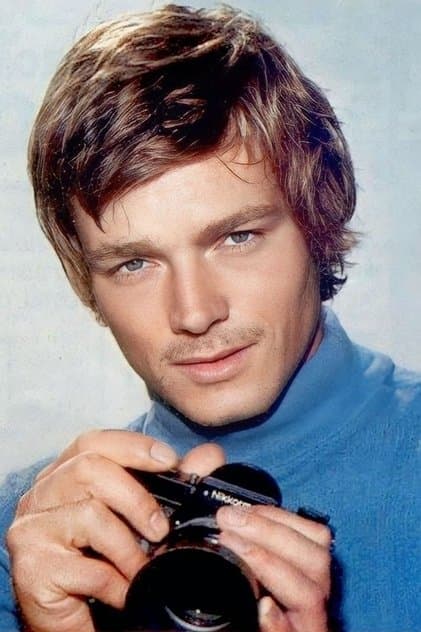 Actor Peter Lee Lawrence