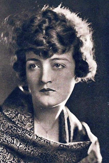 Actor Bonnie Hill
