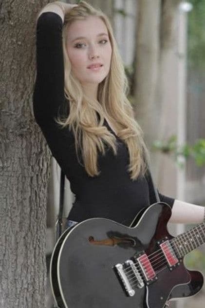 Actor Chloé Caroline