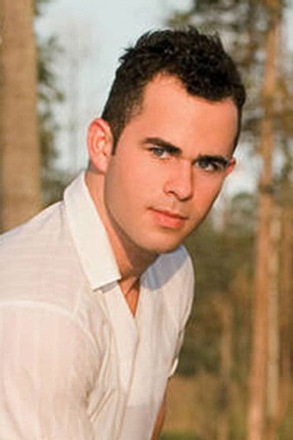 Actor Adriano Rivera