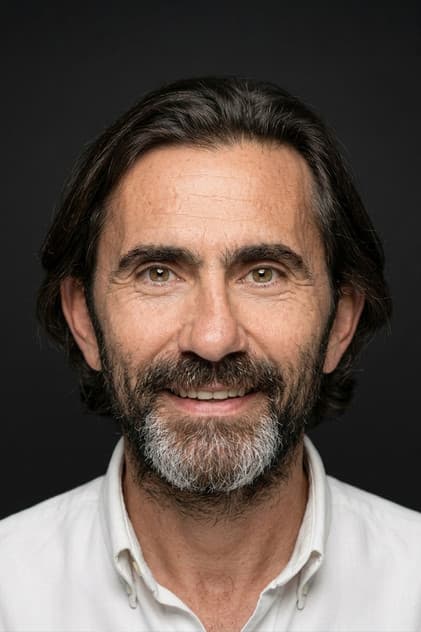 Actor Peker Açıkalın