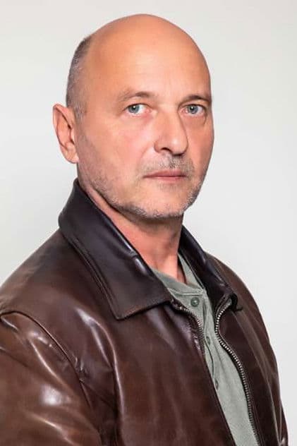 Actor Dario Varga