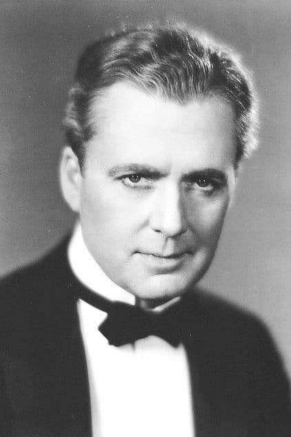 Actor Robert Elliott