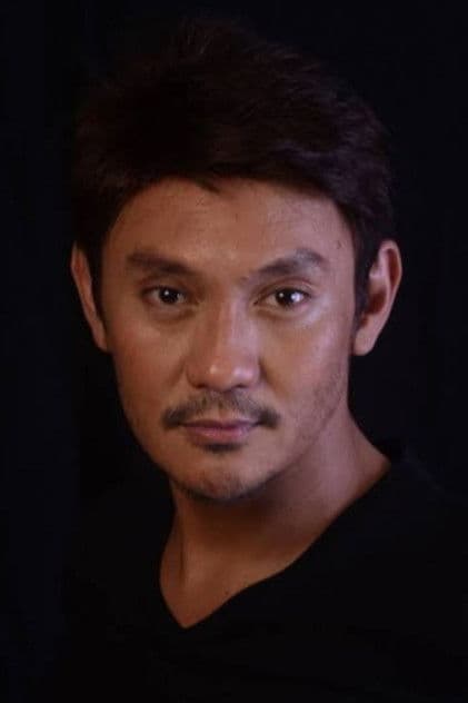 Actor Roeder Camañag