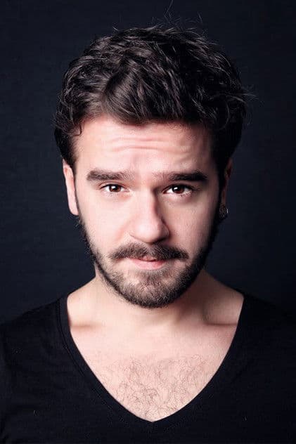Actor Buğra Özmüldür