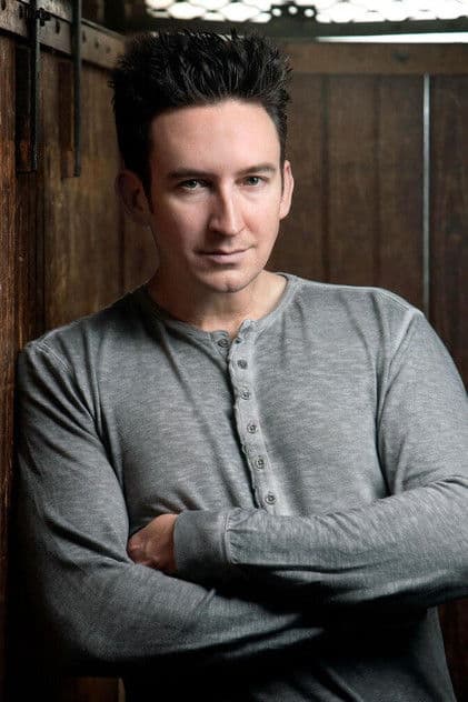Actor Dustin Pari