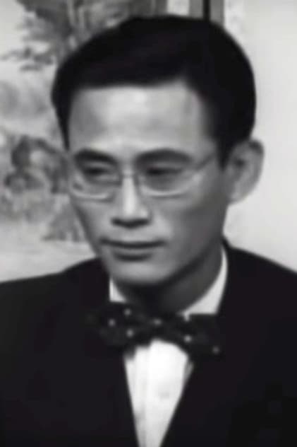 Actor Sin Dong-hun