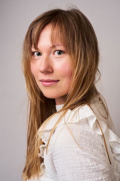 Actor Louise Kim Salter