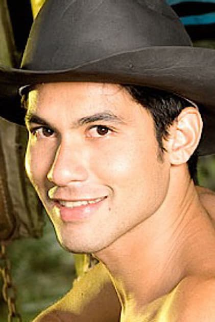 Actor Robert Carvalho