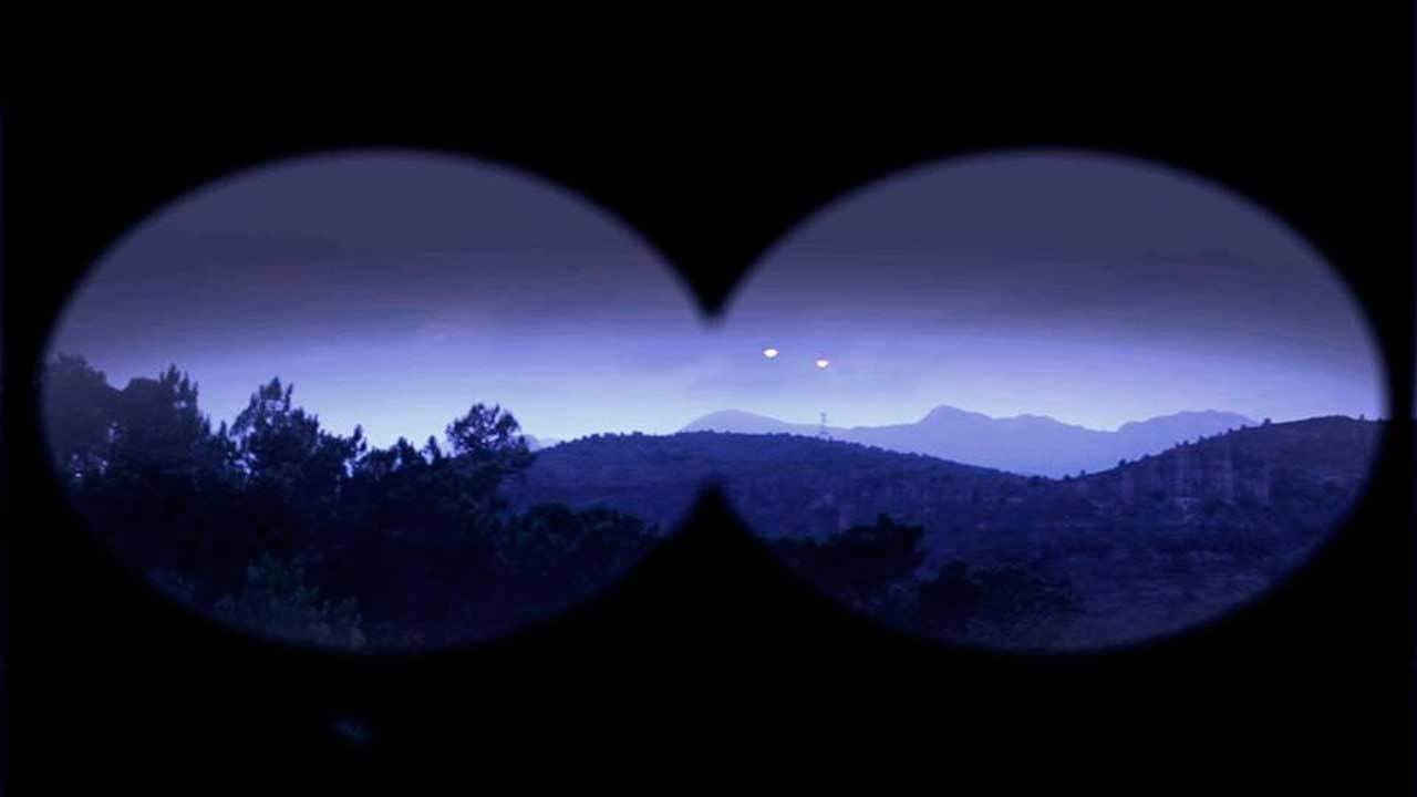 Poster backdrop for No humanos