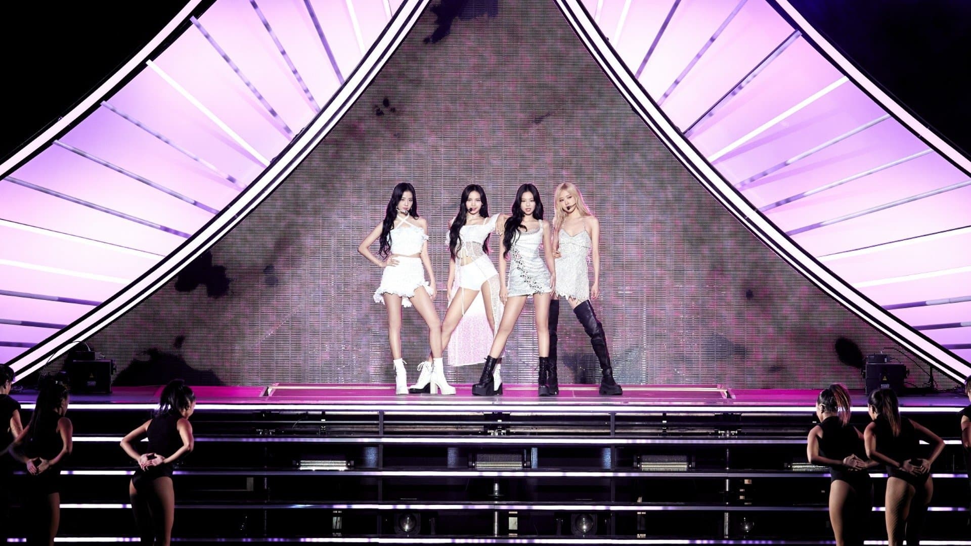 Poster backdrop for BLACKPINK WORLD TOUR [BORN PINK] IN CINEMAS