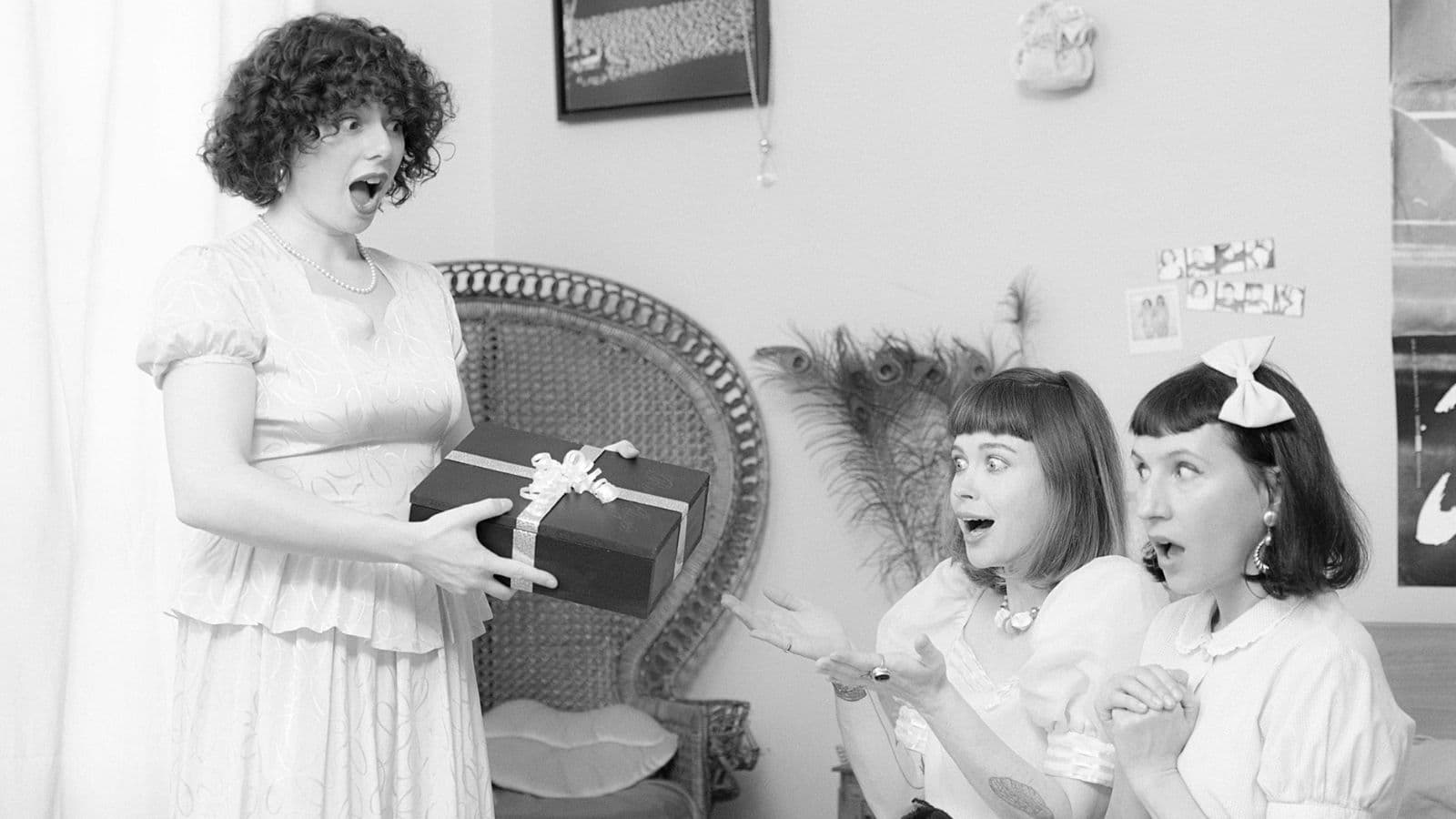 Poster backdrop for Romy & Laure... and the Mystery of the Enchanted Plug