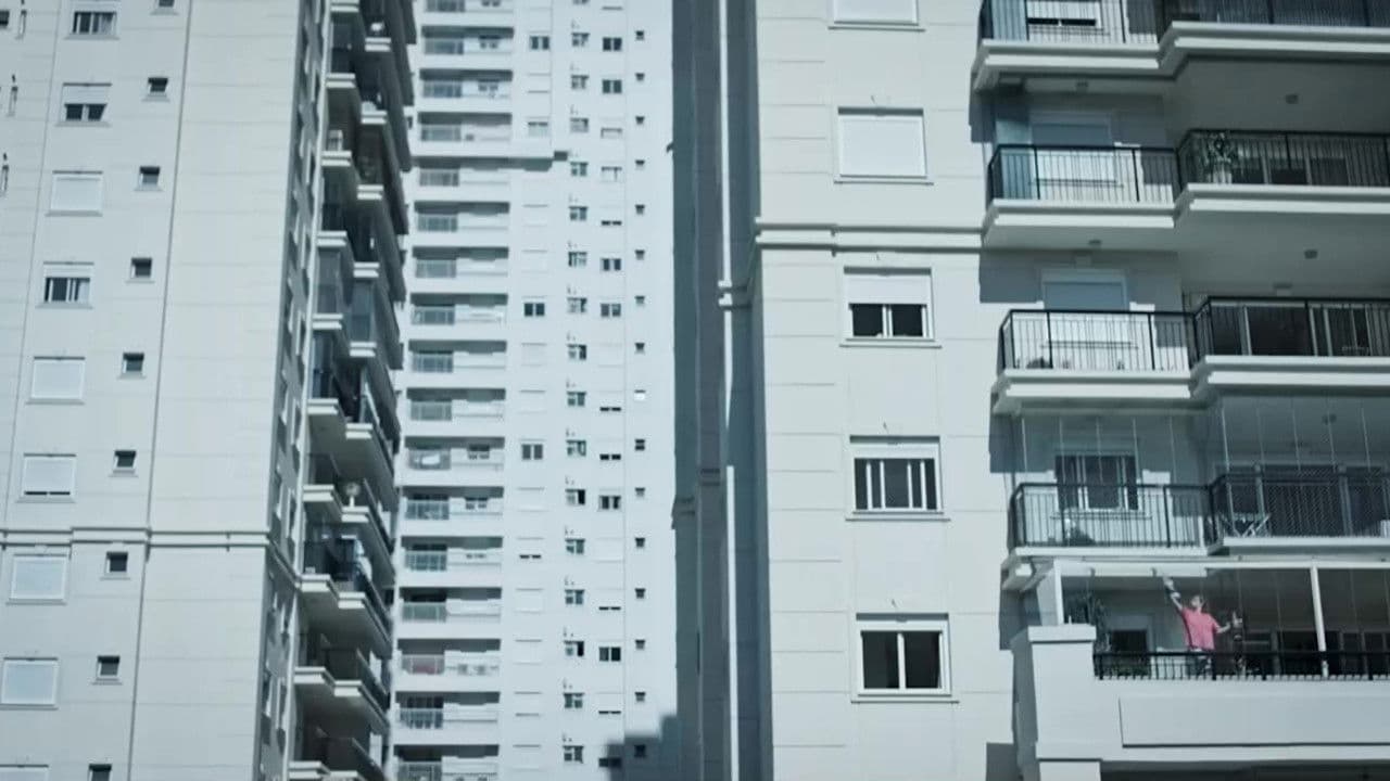 Poster backdrop for GIG - A Uberização do Trabalho