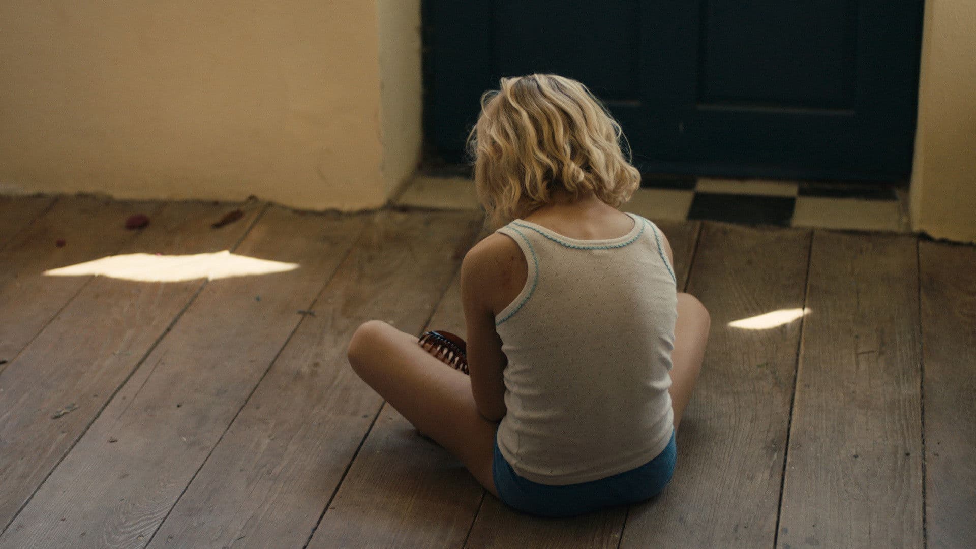 Poster backdrop for Dark Blue Girl