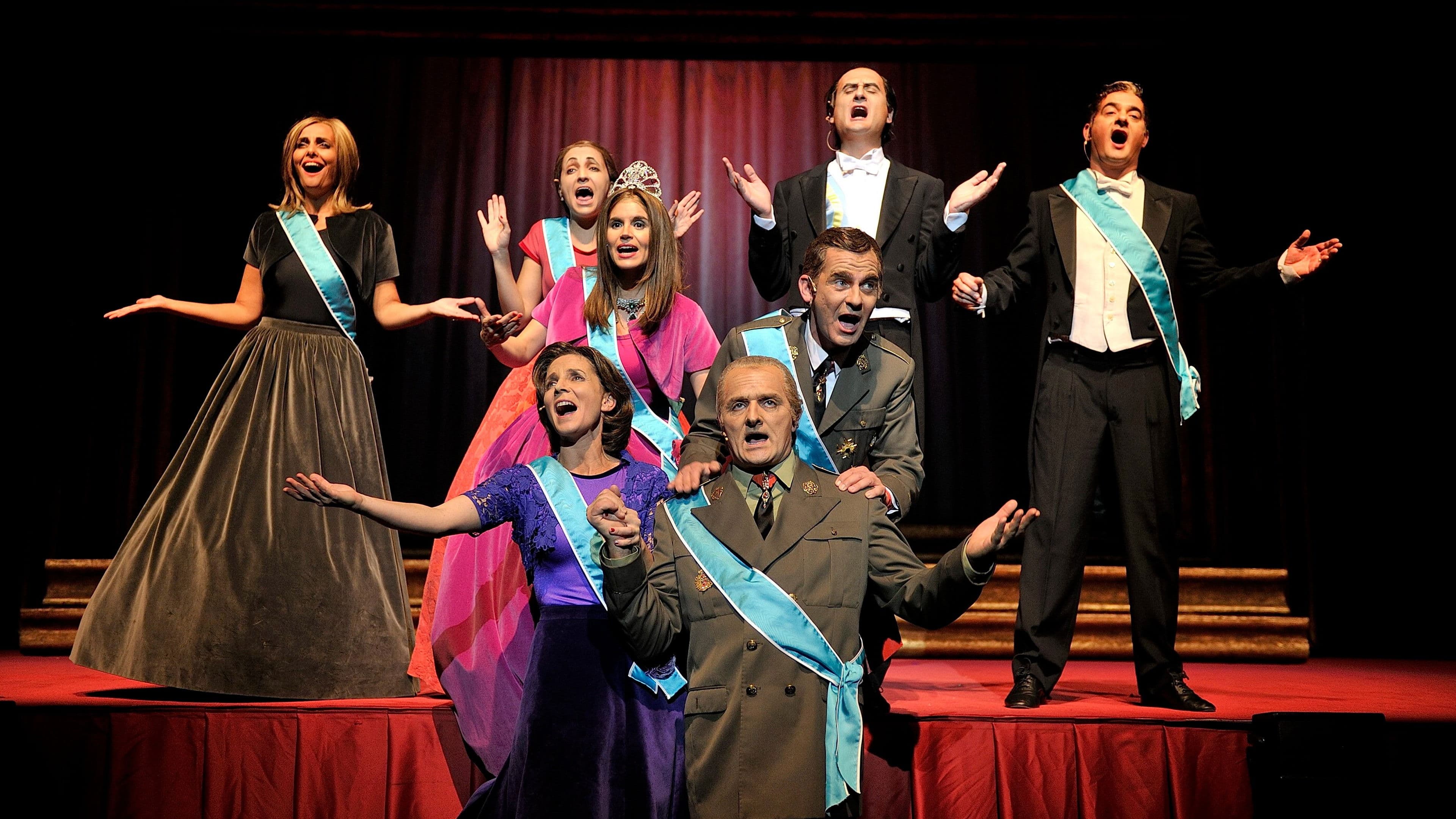 Poster backdrop for La familia irreal