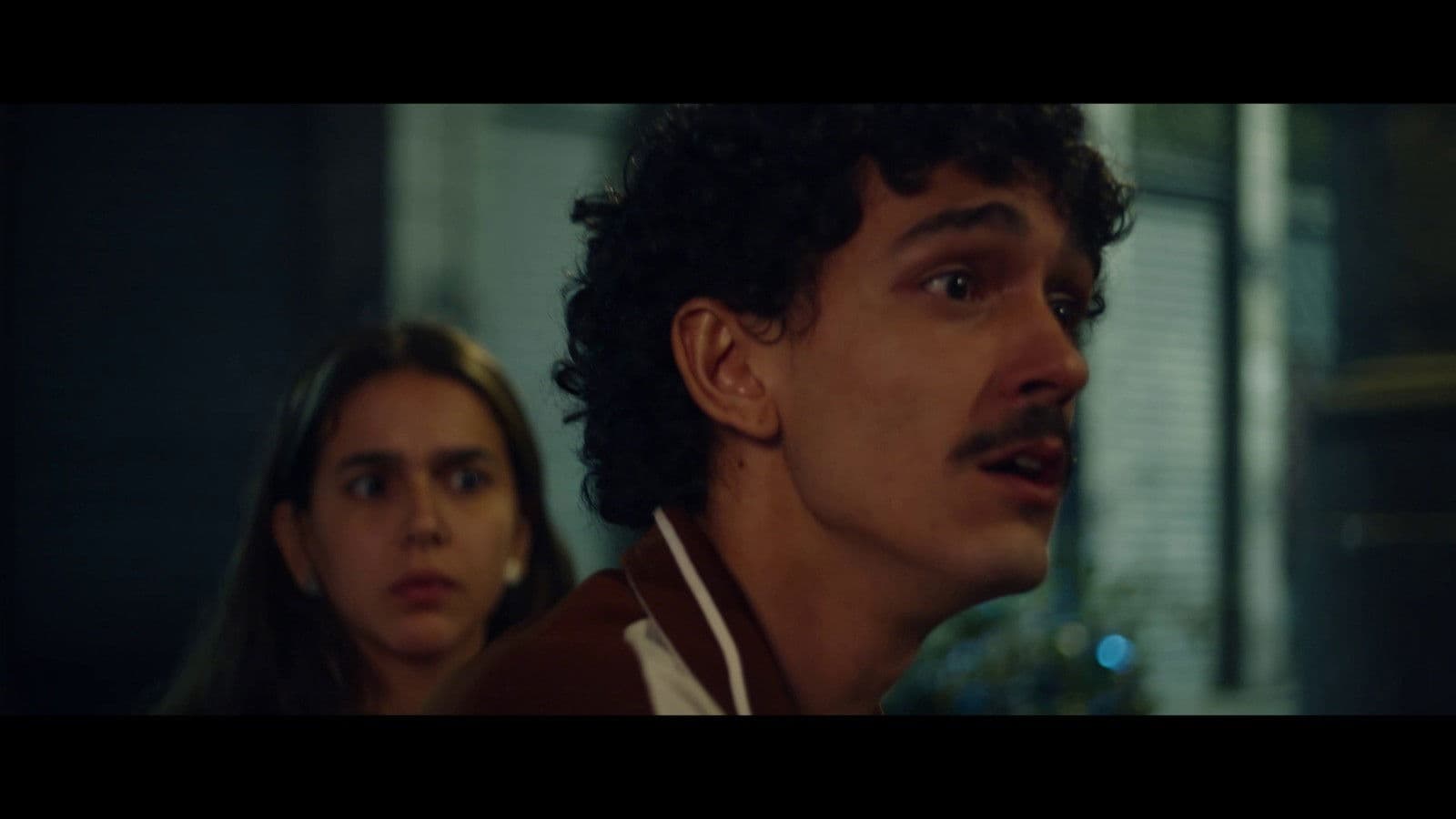 Poster backdrop for É fundamental te ter por perto