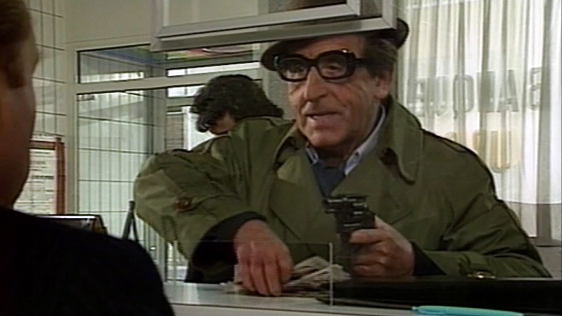 Poster backdrop for La Grande Embrouille