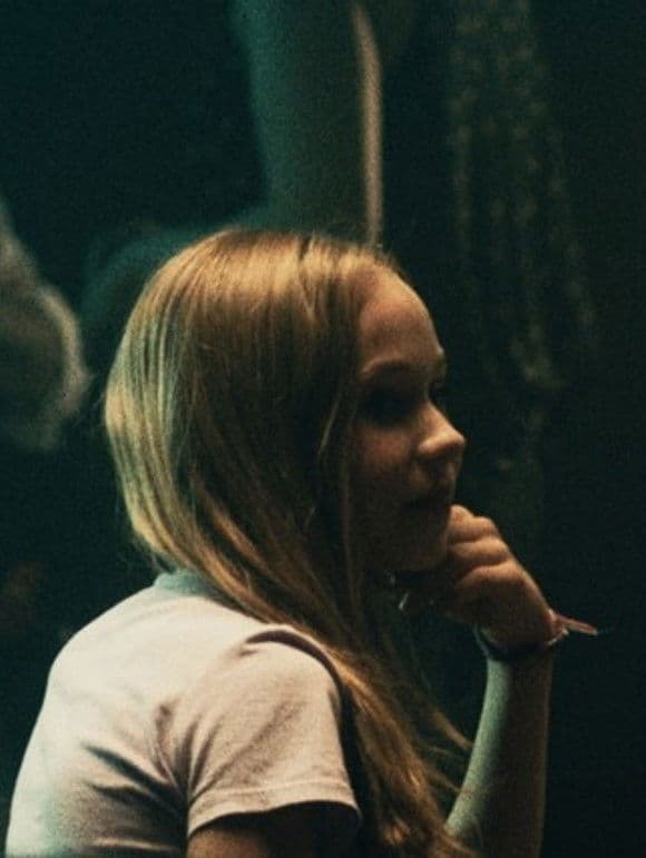 Poster backdrop for Make Up