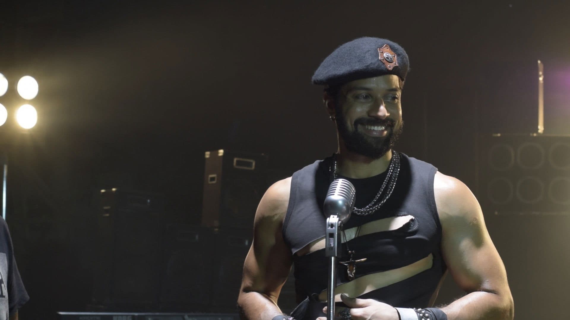 Poster backdrop for Meendum Vaa Arugil Vaa