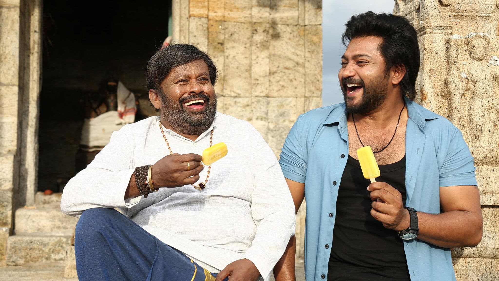 Poster backdrop for Thadai Udai