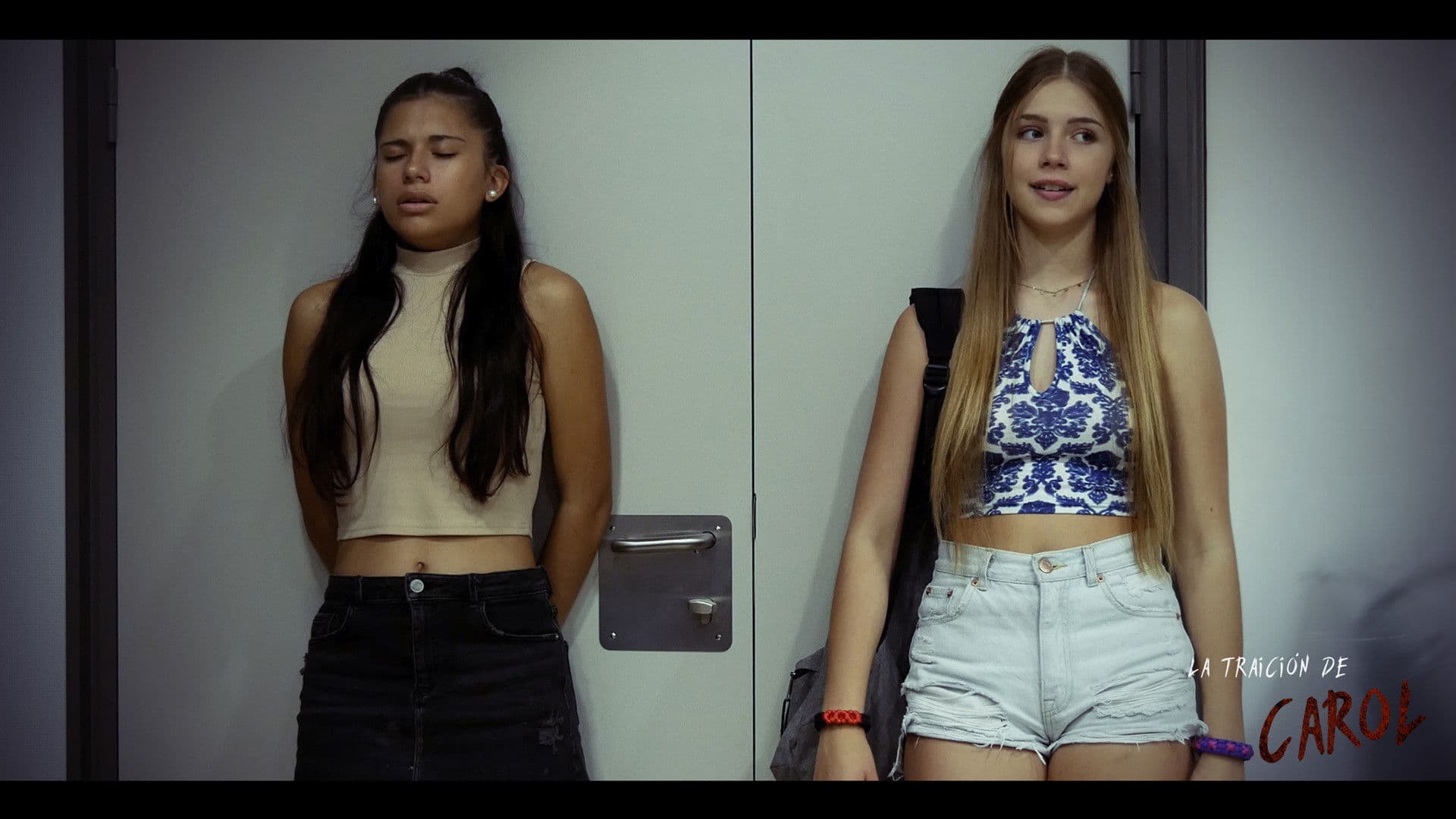 Poster backdrop for La traición de Carol