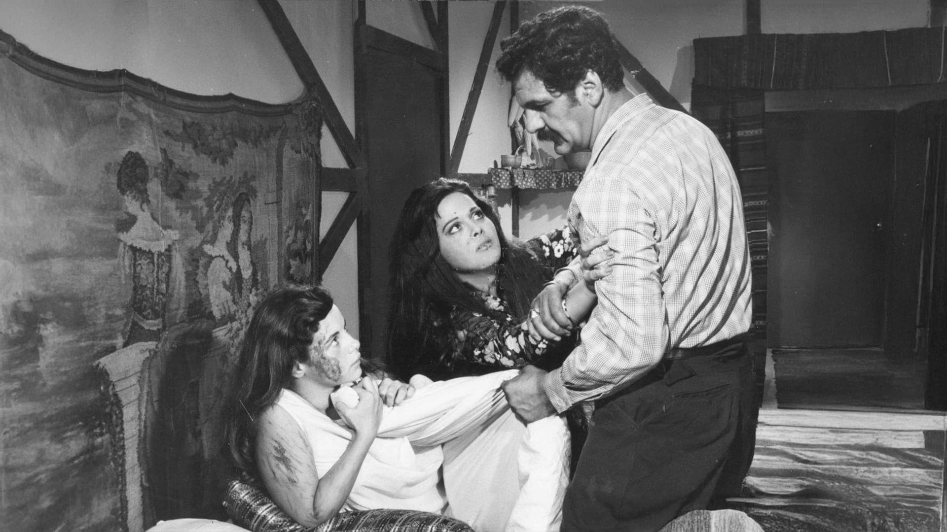 Poster backdrop for Yüzbaşının Kızı