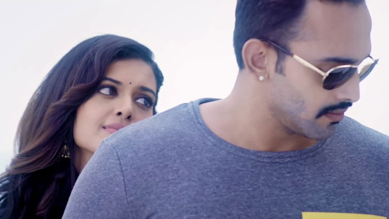 Poster backdrop for Villavan