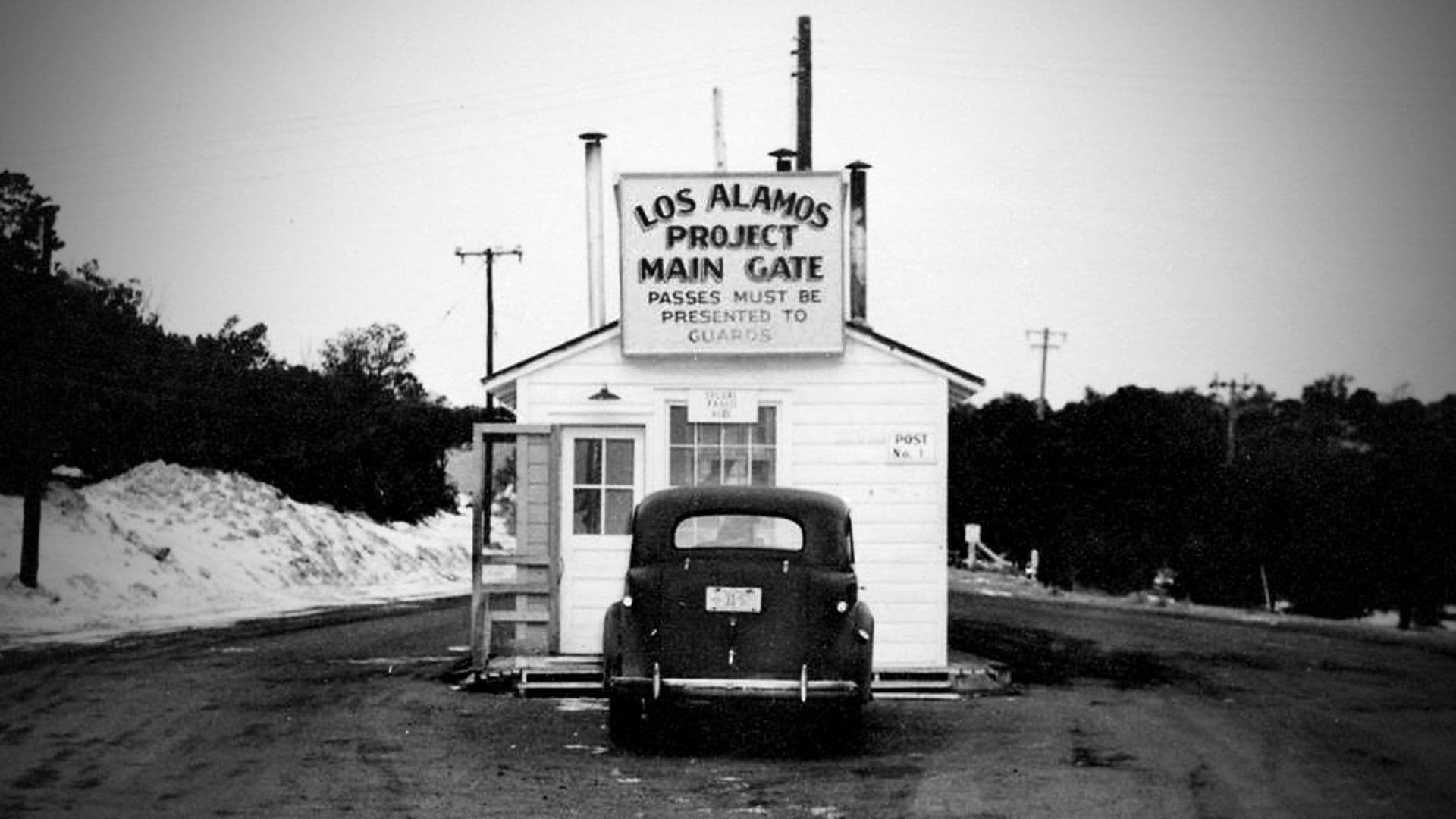 Poster backdrop for 1000 Days of Fear: The Deadly Race at Los Alamos