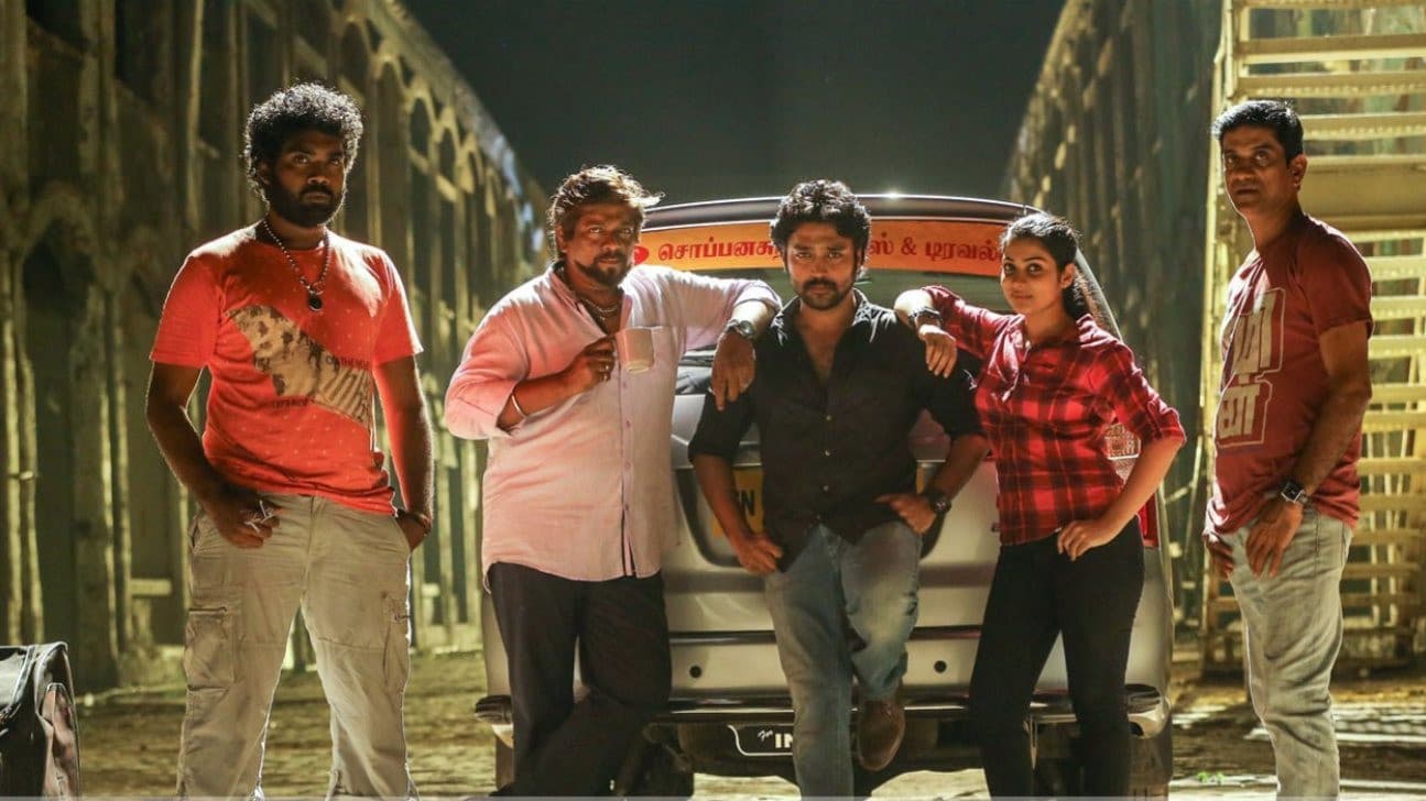 Poster backdrop for Thittam Pottu Thirudura Koottam