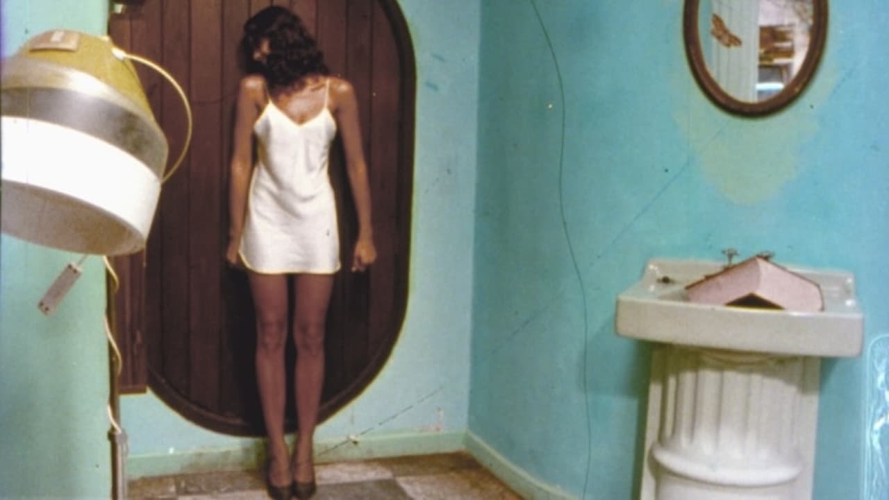 Poster backdrop for Tierna es la Noche