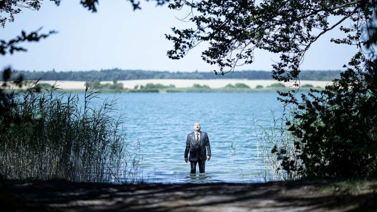 Poster backdrop for Leon