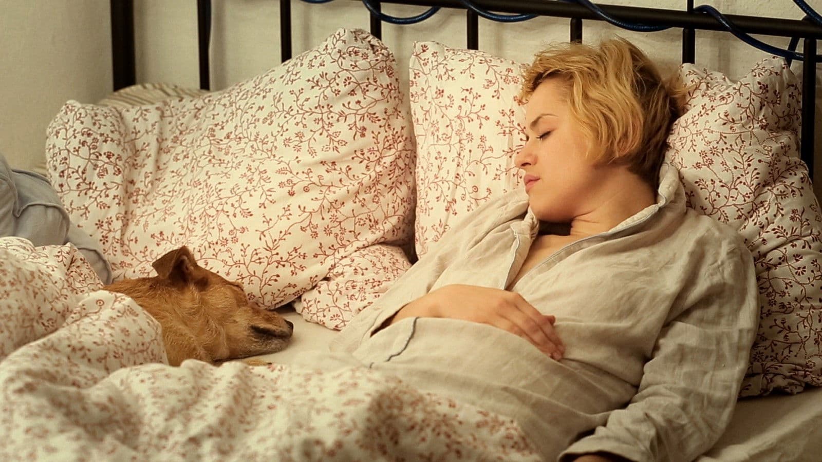 Poster backdrop for Dancing Quietly