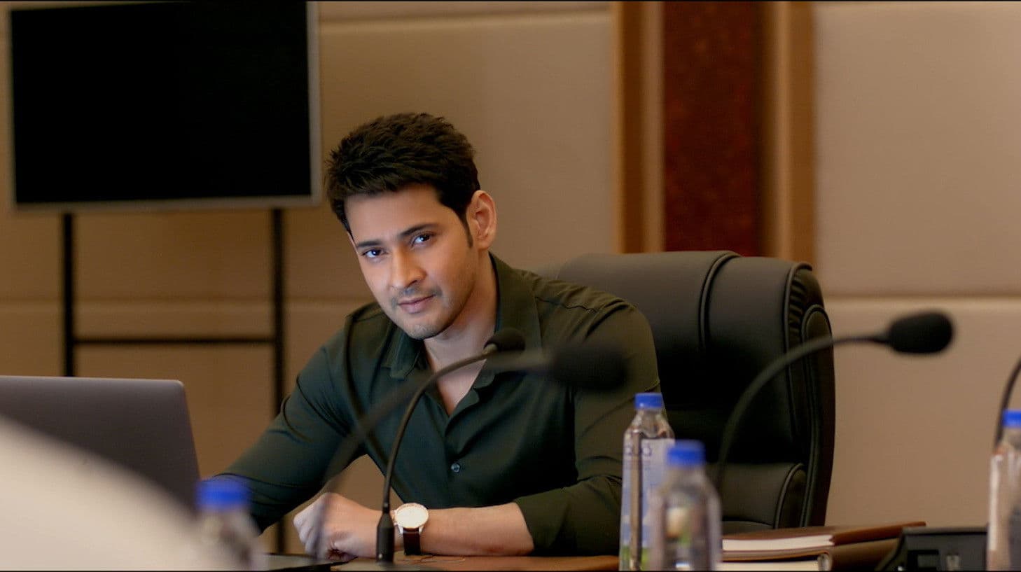 Poster backdrop for Bharat Ane Nenu