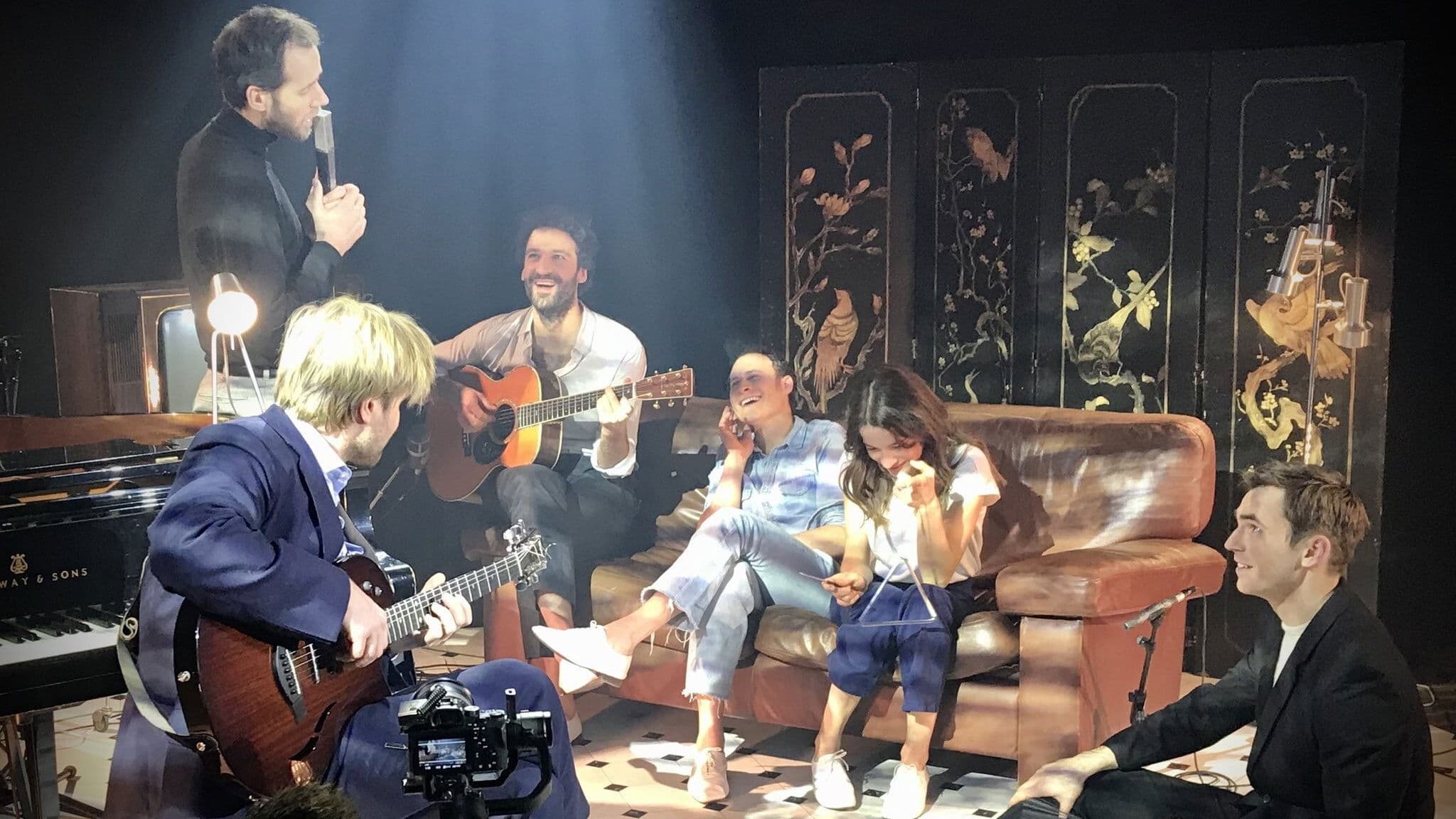 Poster backdrop for La Comédie-Française chante Gainsbourg