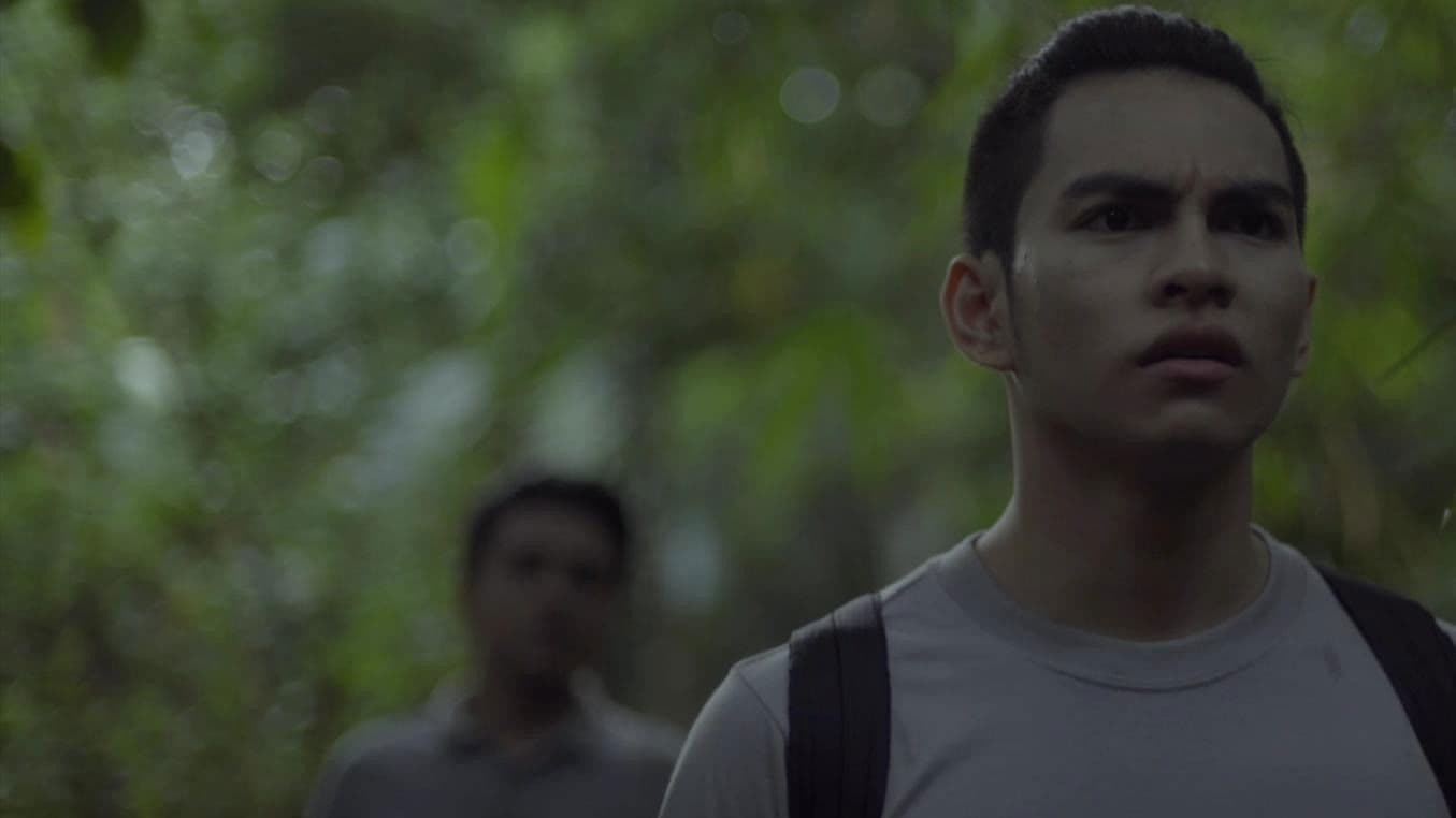 Poster backdrop for Tres