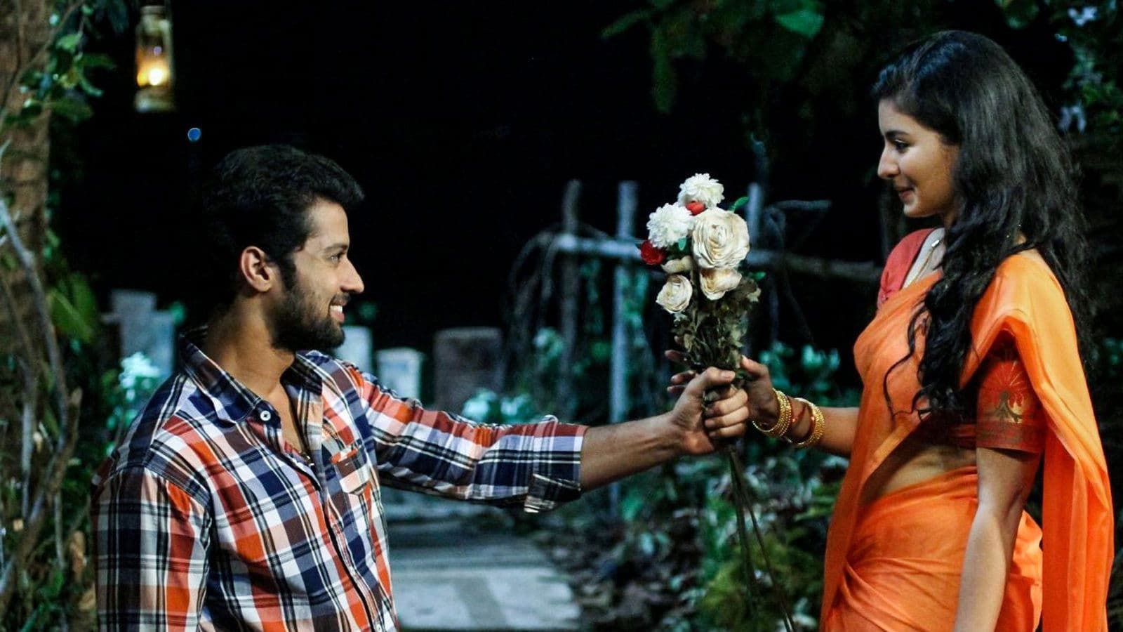 Poster backdrop for Bayama Irukku