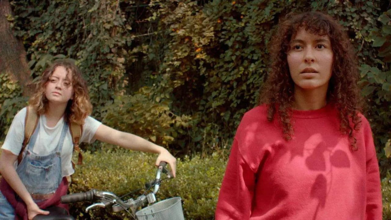 Poster backdrop for Persiguiendo la Distancia