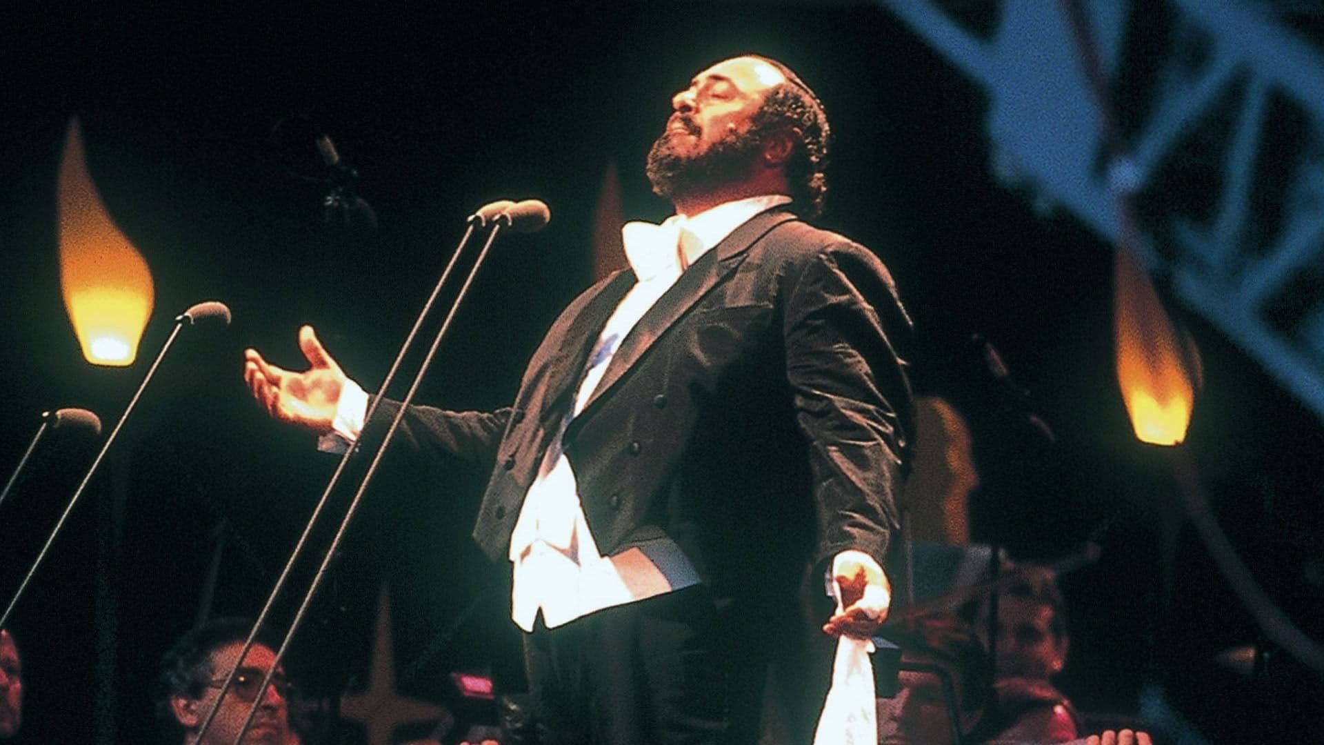 Poster backdrop for Pavarotti in Hyde Park