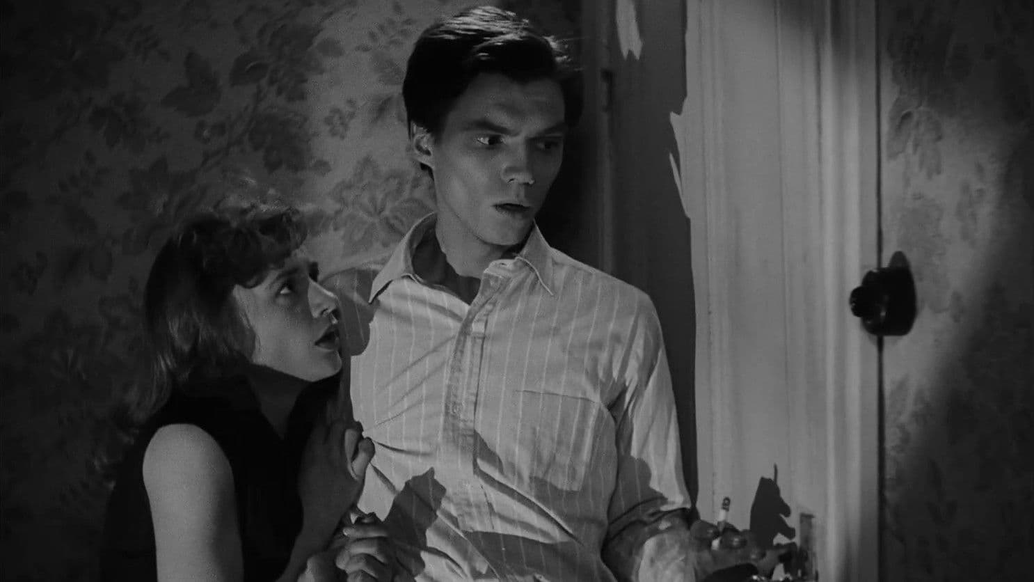 Poster backdrop for Defiance